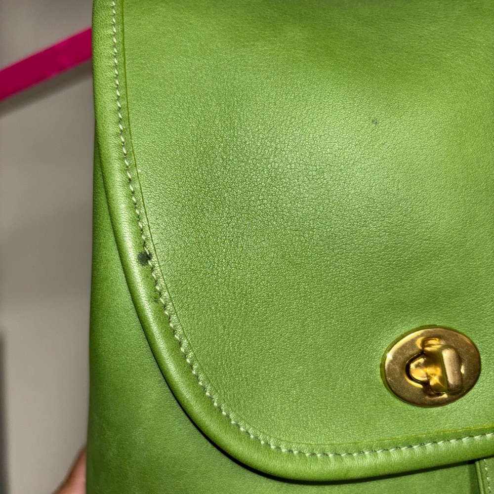 RARE Coach Leaf Green Vintage Leather Backpack - Picture 4 of 9